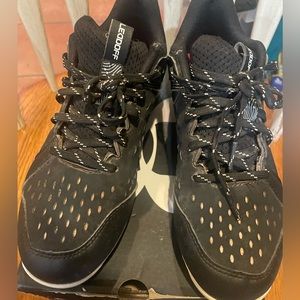 Under Armor  Boys 6Y